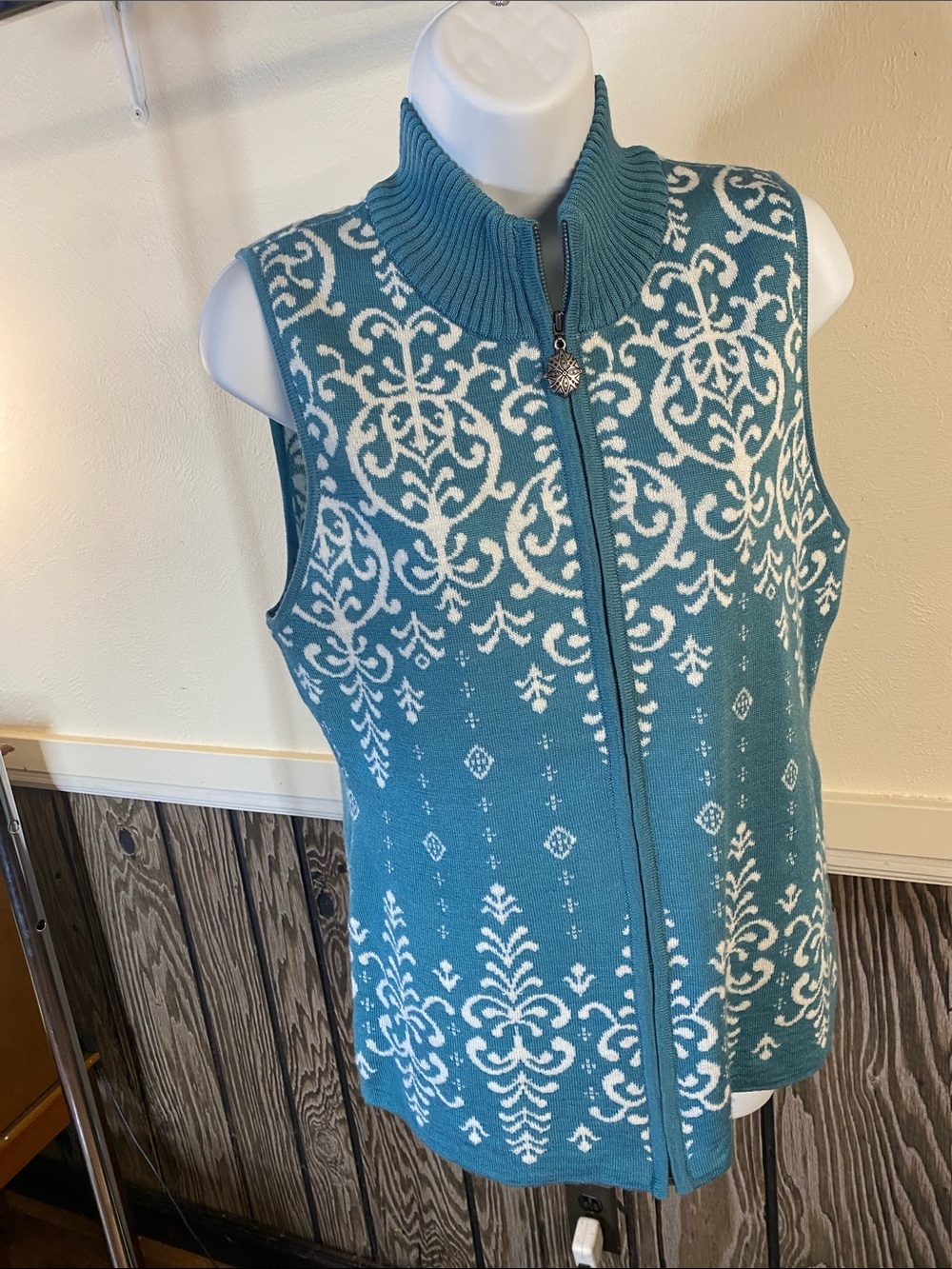 Sleeveless Teal Knit Zip Vest with White Jacquard